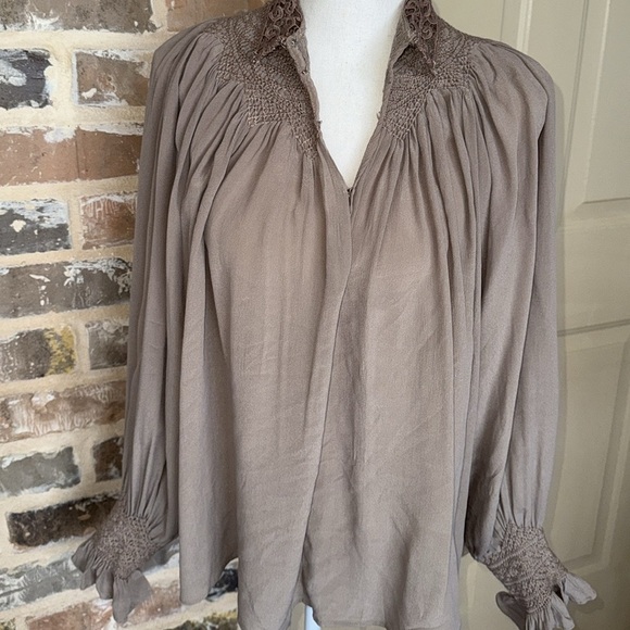 Anthropologie Love Sam Lissa Silk Peasant Blouse Embroidered Smocked Tan Sz XS - Picture 13 of 16